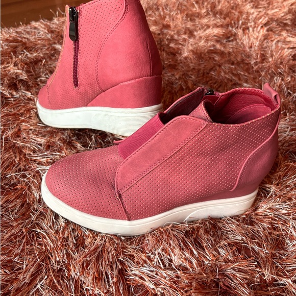 Women's Pink Ankle Boots - Picture 1 of 5
